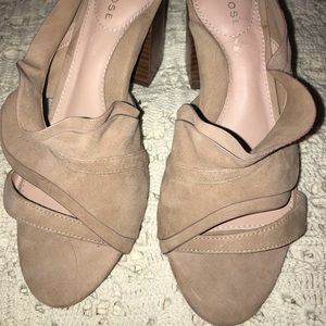 Sueded ruffled sandals! Sexy and feminine!